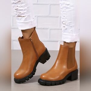 Stylish Tan Chelsea Ankle Boots with Chunky Sole Womens Size 11